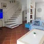 Domus Eleonora A Due Passi Dal Mare 골푸아랑시