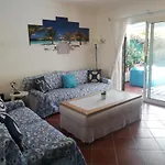 Domus Eleonora A Due Passi Dal Mare 골푸아랑시