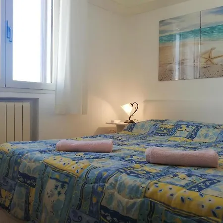 펜션 Domus Eleonora A Due Passi Dal Mare *