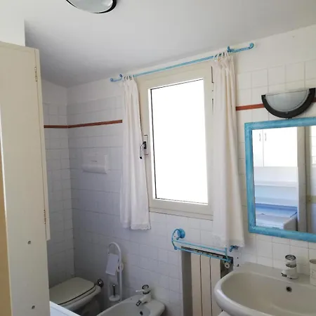 펜션 Domus Eleonora A Due Passi Dal Mare 골푸아랑시