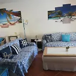 Domus Eleonora A Due Passi Dal Mare Casa vacanze *