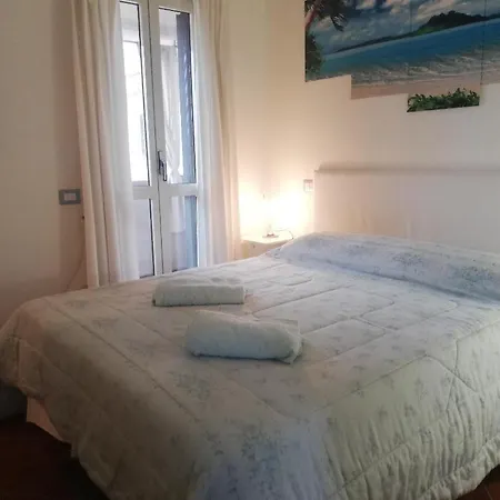 Semesterbostad Domus Eleonora A Due Passi Dal Mare