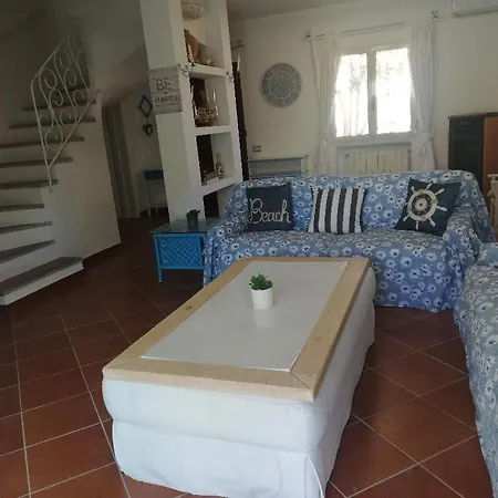 Domus Eleonora A Due Passi Dal Mare Semesterbostad Golfo Aranci